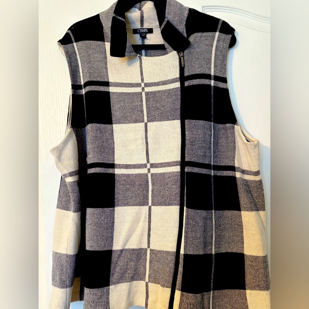 Chaps offset plaid sweater vest. Navy and cream. Size 2X